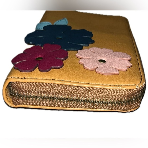 Fossil Brown Leather Flowers Zip Around Women’s Wallet Wristlet, GUC - Picture 4 of 12